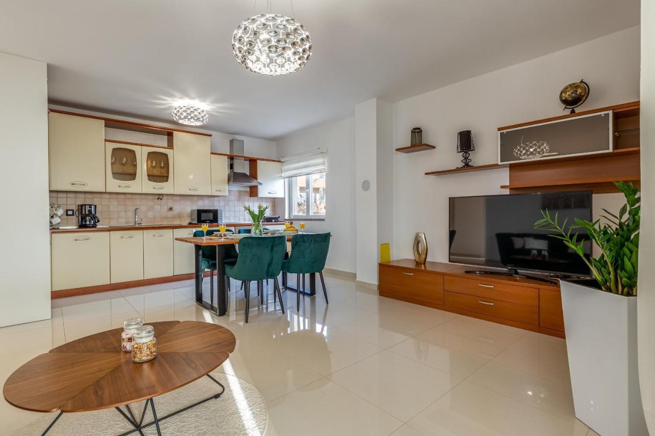 Elegant Two Bedroom Apartment Zadar Exterior foto